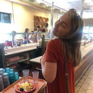 Meet your Posher, Kacie